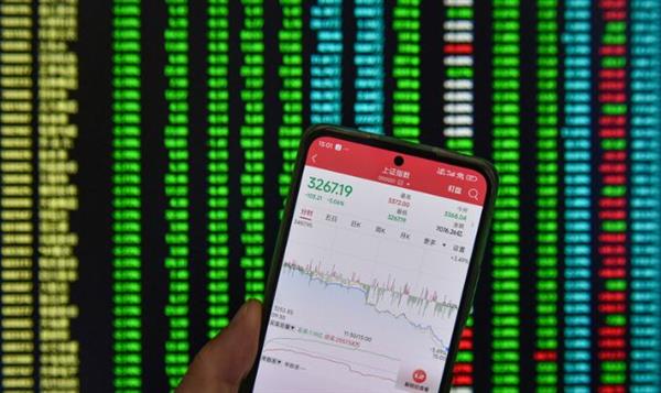 مؤشرات الأسهم الآسيوية تغلق على أداء متباين مع استمرار حالة عدم اليقين الاقتصادي الأمريكي