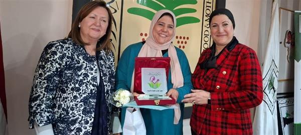 المجلس القومى للطفولة والأمومة يكرم شريهان عثمان بطلة الأمومة بواقعة أسيوط