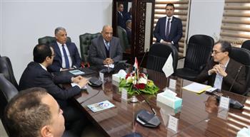   وزير الكهرباء يجتمع بالعاملين بشركة شرق الدلتا لإنتاج الكهرباء بحضور محافظ الإسماعيلية