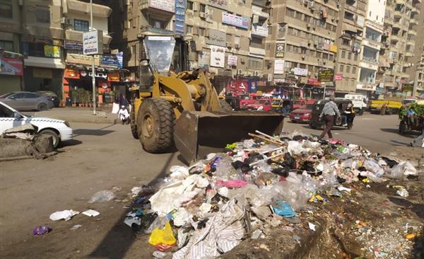 الجيزة تكثف حملات النظافة ورفع المخلفات بأحياء الهرم وامبابة وبولاق والمنيرة