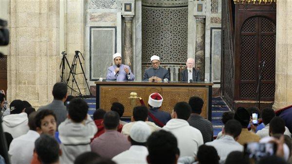 ملتقى الأزهر للقضايا الإسلامية: بر الوالدين والإحسان إليهما شرط لقبول العبادة