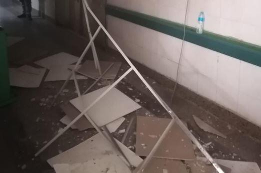 هدم مبنى قديم بمستشفى سوهاج الجامعي حفاظاً على الأرواح