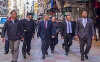   جولة مفاجئة لـ محافظ الإسكندرية بشارع خالد بن الوليد