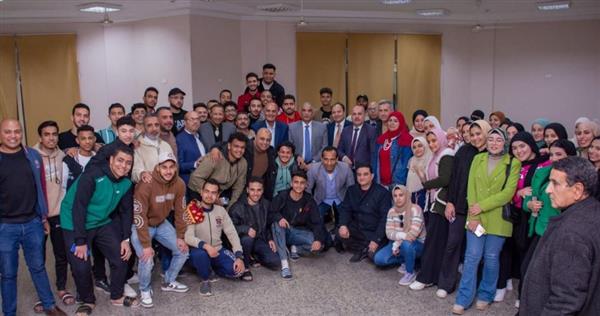 القائم بعمل رئيس جامعة طنطا يشارك في حفل الإفطار السنوي لطلاب المدن الجامعية