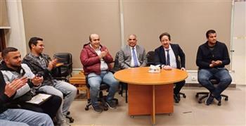 القائم بعمل رئيس جامعة طنطا يلتقي فرق العمل بالمركز الجامعي للتطوير المهني بكلية الهندسة