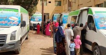فحص وعلاج 1196 حالة ضمن قافلة طبية ببني سويف