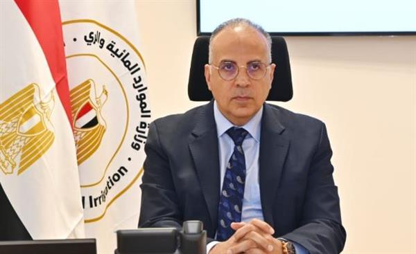 وزير الري يبحث الموقف المائي وحالة الري بنطاق الفيوم