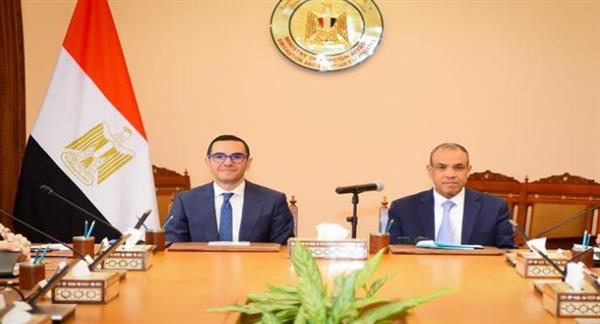 وزيرا الخارجية والاستثمار يعقدان اجتماعا تنسيقيا لدعم الاقتصاد الوطني