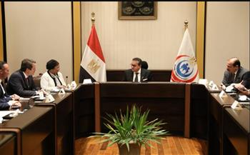   عبدالغفار يبحث مع "سانوفي" تعزيز التعاون الصحي والتوسع في التصنيع الدوائي المحلي