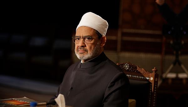 شيخ الأزهر يتعرض لنزلة برد.. ويغيب عن احتفالية "ليلة القدر"
