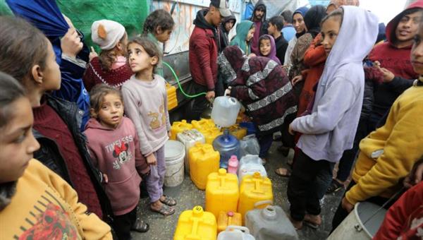 "أطباء بلا حدود": إسرائيل تحظر فعليا الوصول للمياه في غزة