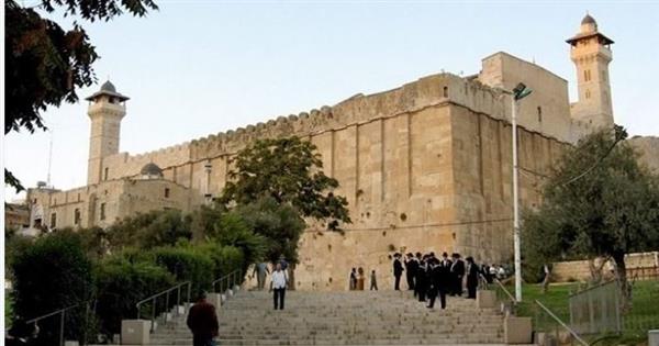 وزير الأوقاف الفلسطيني: الاحتلال يرفض تسليم الحرم الإبراهيمي كاملا في ليلة القدر