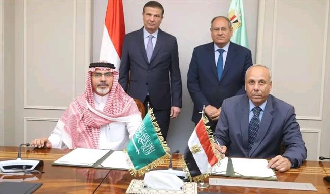 وزير الزراعة يشهد توقيع اتفاق مصري - سعودي لإنتاج المحسنات والمخصبات الزراعية