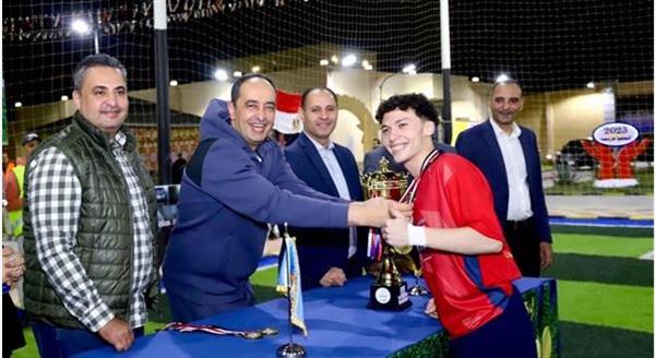مدير صندوق مكافحة الإدمان يشارك المتعافين حفل الإفطار الجماعي ولعب كرة القدم