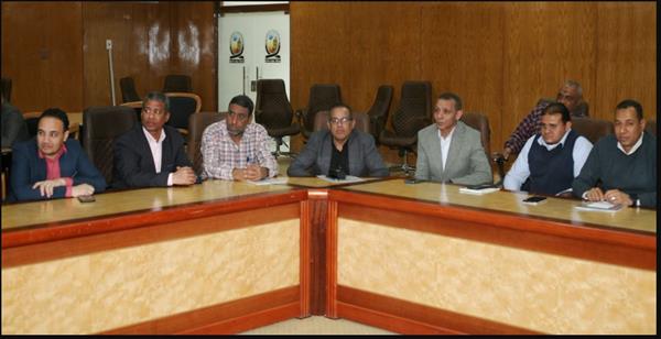 رئيس جامعة جنوب الوادي يجتمع باللجنة التنسيقية لإدارة مشروع تغيبر اسم الجامعة