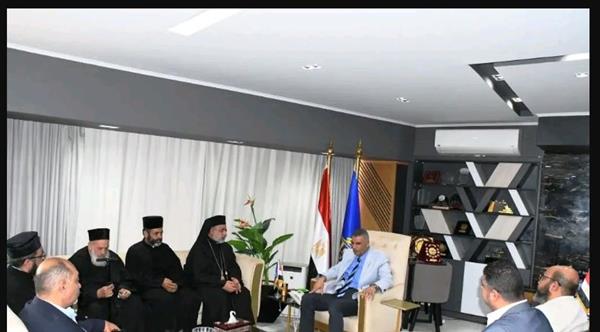 وفد الأقباط الكاثوليك يقدم التهنئة لمحافظ أسوان بمناسبة عيد الفطر المبارك