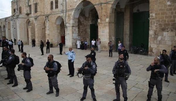 الاحتلال يحرم آلاف الفلسطينيين من إحياء ليلة القدر بـ المسجد الأقصى