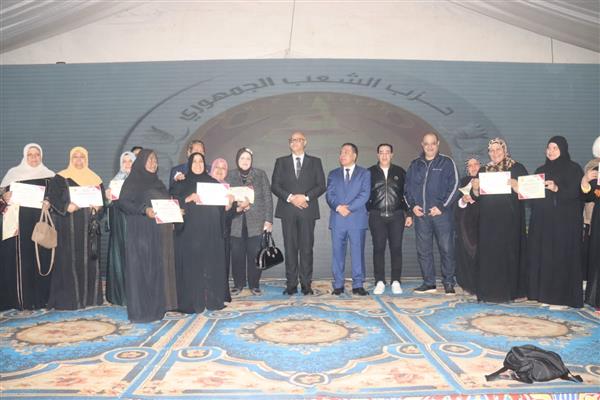 " الشعب الجمهوري" بالقليوبية يكرم حفظة القرآن الكريم وأسر الشهداء والأمهات المثاليات