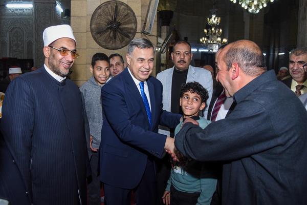 محافظ الإسكندرية يشهد احتفالية "ليلة القدر"  بمسجد  ابي العباس المرسي