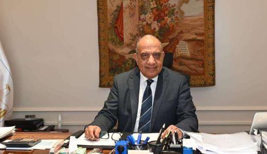 وزير الكهرباء يتابع تنفيذ مشروعات الطاقة المتجددة