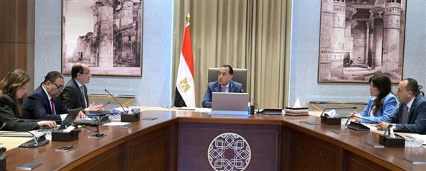 رئيس الوزراء يتابع مع وزير المالية عددا من ملفات العمل