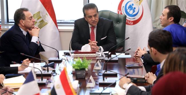  وزير الصحة يبحث مع سفير فرنسا تعزيز سبل التعاون المشترك