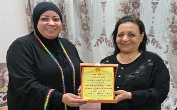   "الشعب الجمهوري" يكرم الأم المثالية على مستوى محافظة قنا