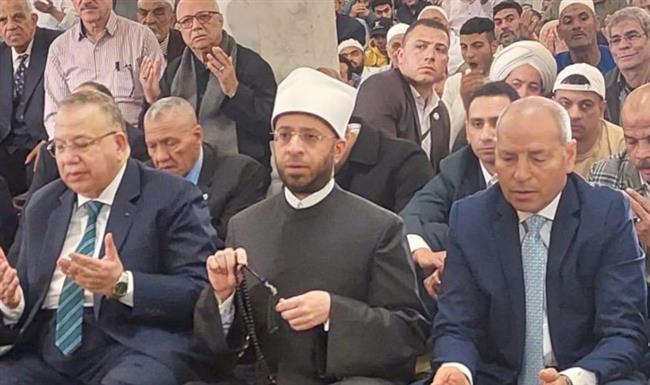 وزير الأوقاف ومحافظ القاهرة يشهدان صلاة الجمعة الأخيرة من رمضان بمسجد السيدة نفيسة