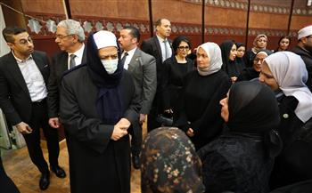   رغم مرضه.. شيخ الأزهر يحرص على تقديم واجب العزاء لأسرة الدكتور المحرصاوي
