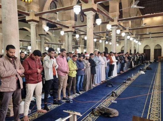 هل يجوز إقامة التراويح في ليلة العيد؟