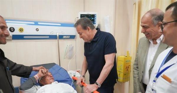 وزير الصحة يتخذ قرارات عاجلة بناء على لقاءاته مع المواطنين خلال جولة بمحافظة المنيا
