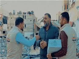   اللجنة المصرية توزع هدايا ومساعدات على المواطنين الفلسطينيين بقطاع غزة بحلول شهر رمضان