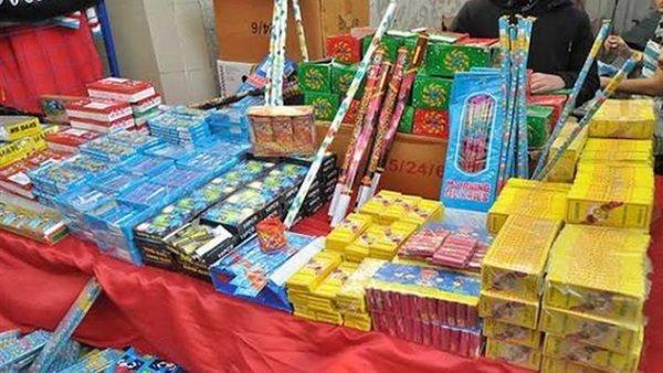 تكثيف الحملات على مناطق تداول وبيع الألعاب النارية بالفيوم