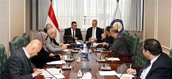   تفاصيل لقاء وزيرا الإسكان والبترول