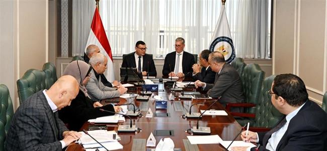 تفاصيل لقاء وزيرا الإسكان والبترول