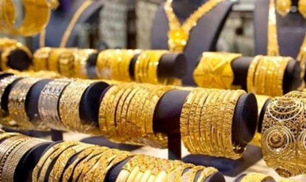 أسعار الذهب ترتفع بدعم تراجع الدولار وعدم اليقين بشأن الرسوم الجمركية الأمريكية