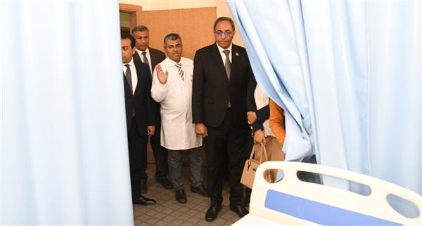 محافظ قنا يفتتح وحدة العناية المركزة ورعاية الأطفال بمستشفى قفط التخصصي