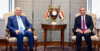   وزير الخارجية يثمّن الجهود المشتركة لتعميق أوجه التعاون الثنائي بين مصر والعراق