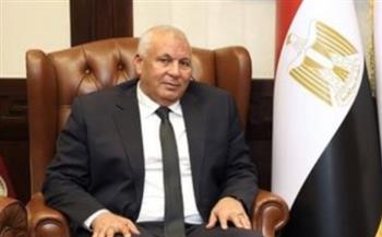   محافظ الوادي الجديد يهنئ الرئيس السيسي بعيد الفطر المبارك