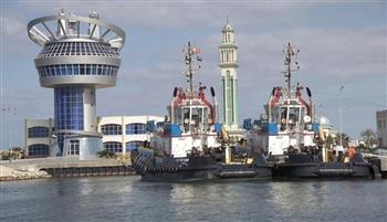   ميناء دمياط يتداول 32 سفينة للحاويات والبضائع العامة