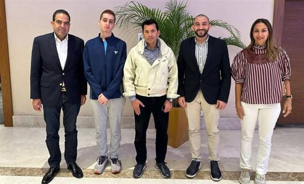 وزير الرياضة يستقبل البطل محمد زكريا بعد إنجازه التاريخي في الإسكواش