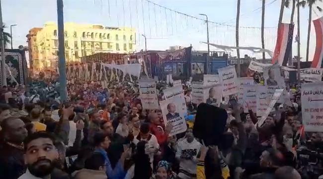 الآلاف بمنطقة باب شرق ينظمون وقفة احتجاجية لدعم الفلسطينيين ورفض التهجير