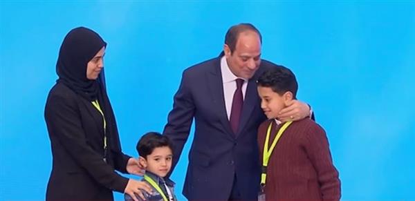 الرئيس السيسي يكرم أسر شهداء ومصابي القوات المسلحة والشرطة