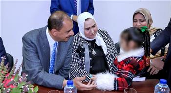   محافظ سوهاج يشارك أطفال جمعية "تحسين الصحة" فرحتهم بعيد الفطر المبارك