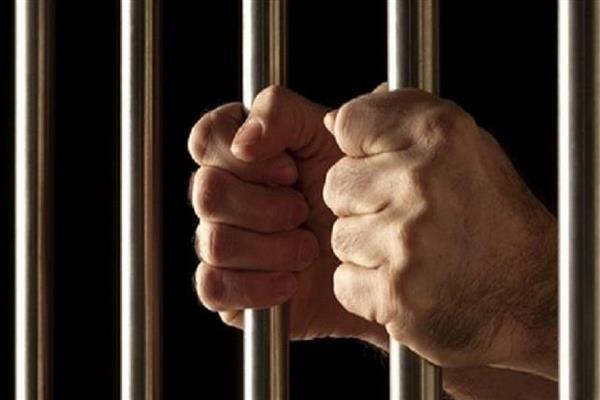 حبس مدير إدارة علاقات بإحدى الوزارات بتهمة تلقي رشوة