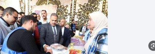 الأشموني يشهد تعبئة 4 آلاف كرتونة مواد غذائية وتغليف وجبات لحوم