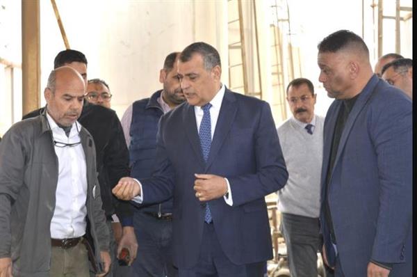 وزير الإنتاج الحربي يقوم بزيارة مفاجئة لشركة هليوبوليس للصناعات الكيماوية