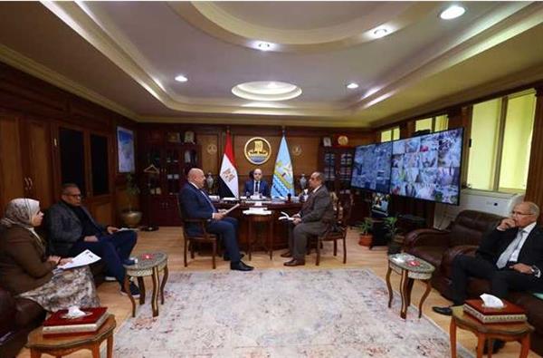 عبد المعطي يبحث مع أعضاء مجلسي النواب والشيوخ تنفيذ العديد من المشروعات