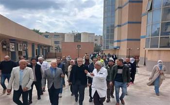   رئيس هيئة المستشفيات التعليمية يوجه بسرعة الانتهاء من تطوير عيادات بنها