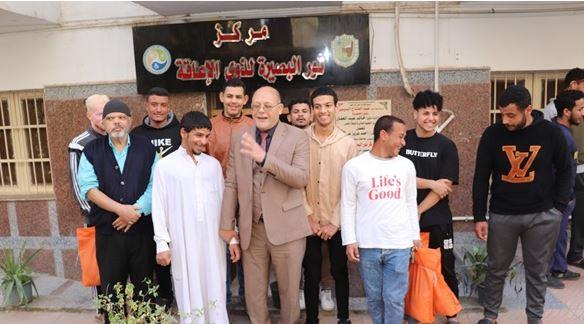 في لقاء أبوي ..النعماني يلتقي أبناءه الطلاب ذوي الهمم بمركز نور البصيرة بجامعة سوهاج